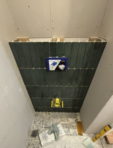 Betegelen van toilet 1/2